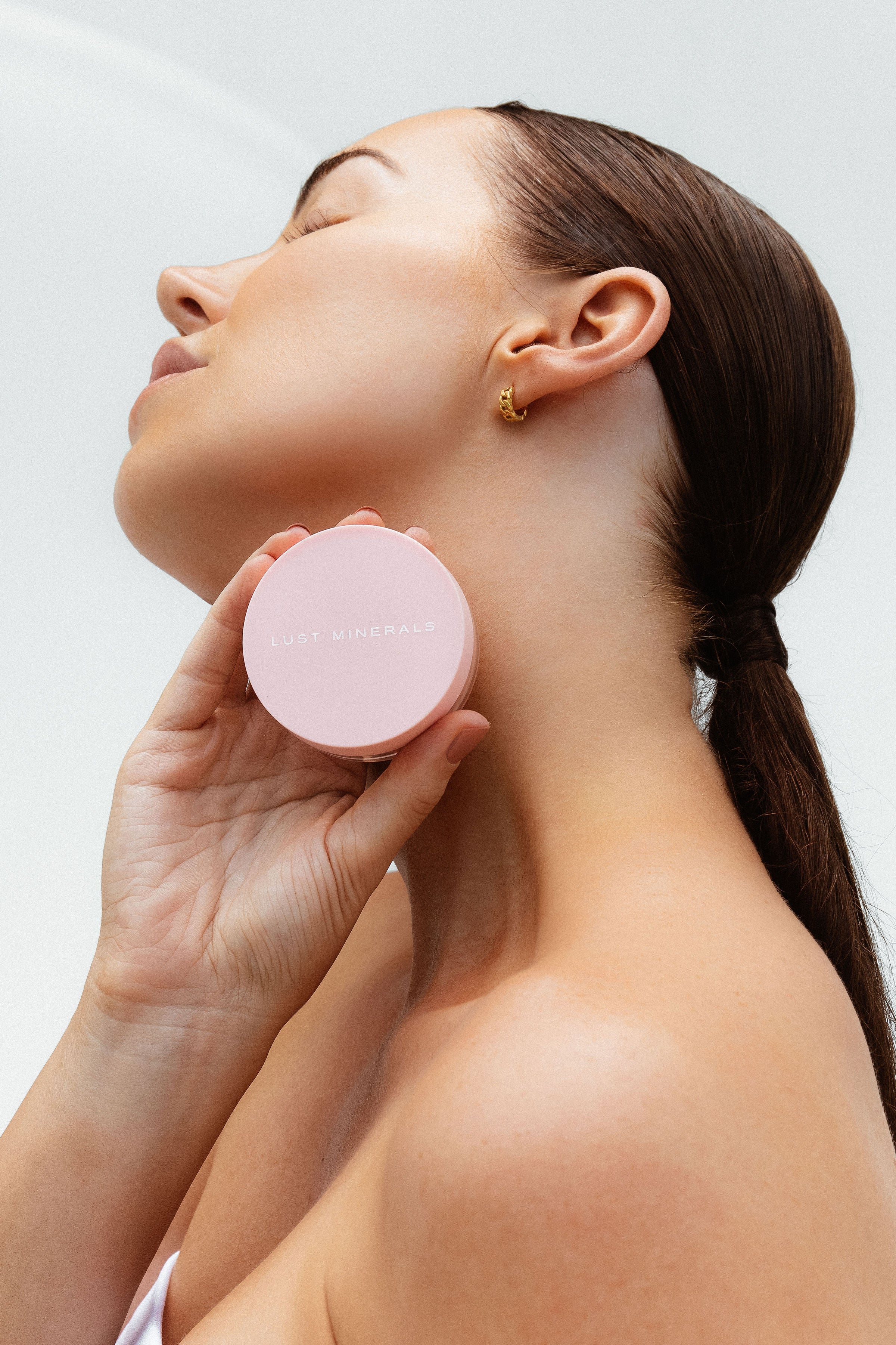 Illuminate & Highlighter Powder - Image 2