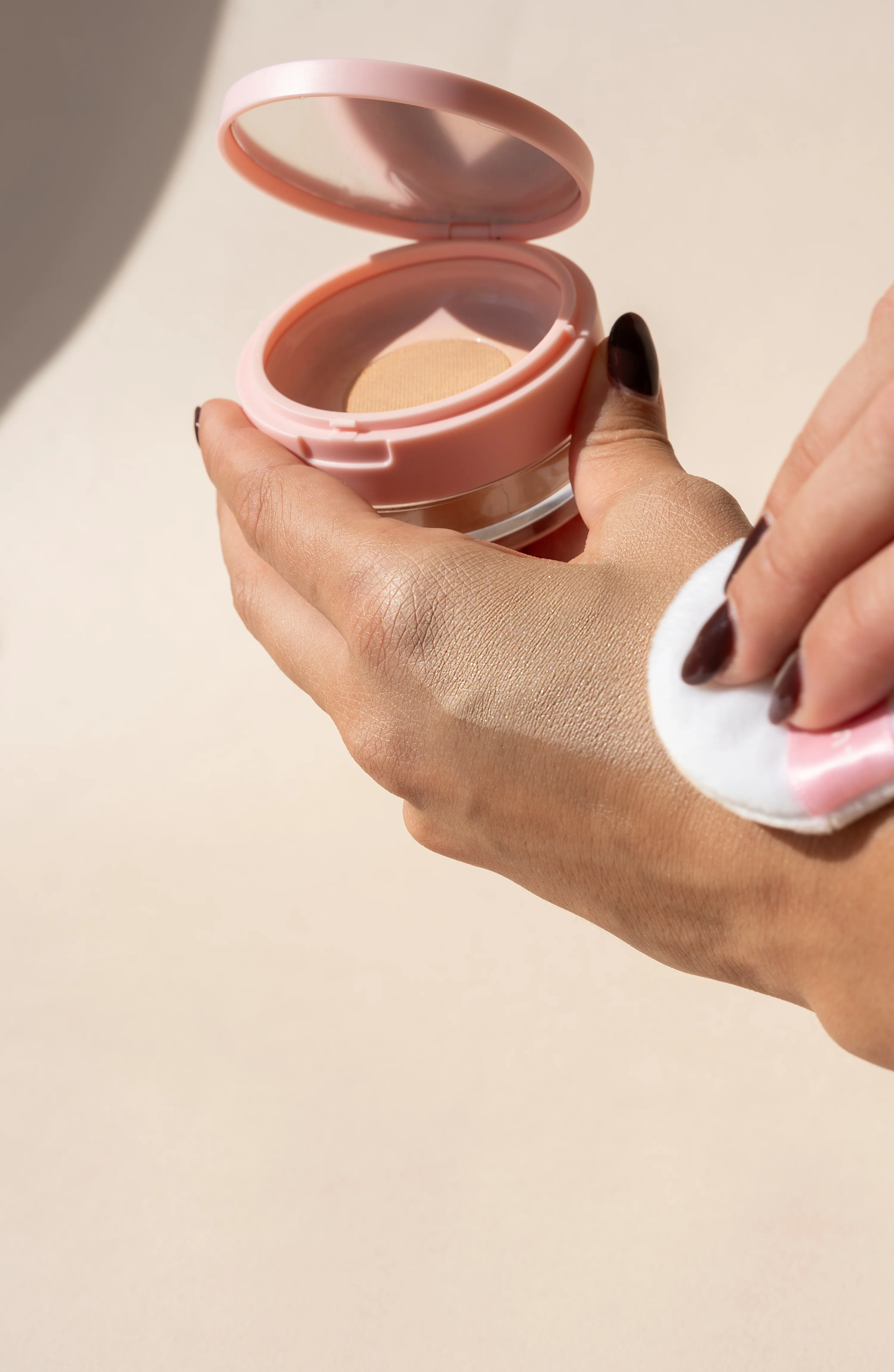 Mineral Loose Powder Foundation - Image 7