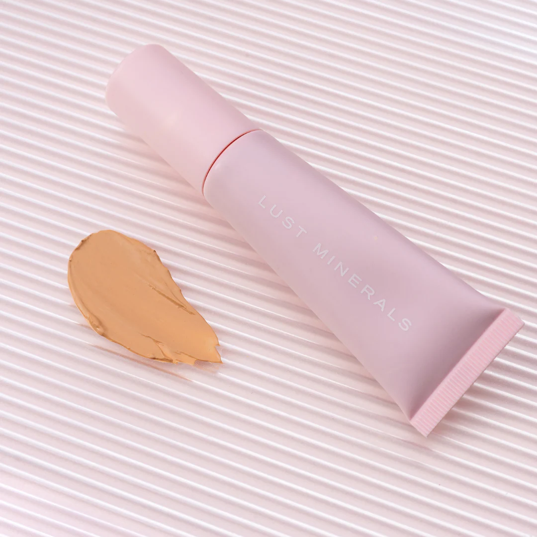 Smooth Mineral Glow Foundation 35ml - Image 14